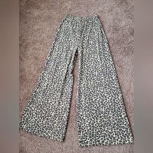 Zenana Animal print/Leopard Palazzo/Lounge pants